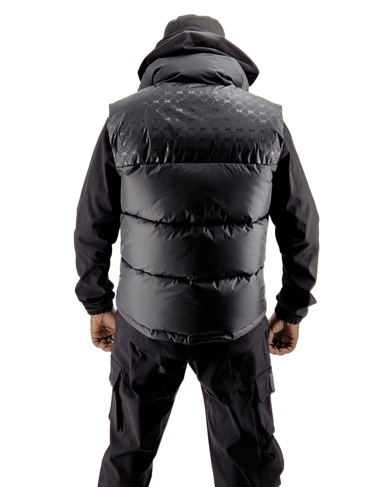 REDFILLS X HELVETICA PATTERN BLACK SLEEVELESS PUFFY JACKET
